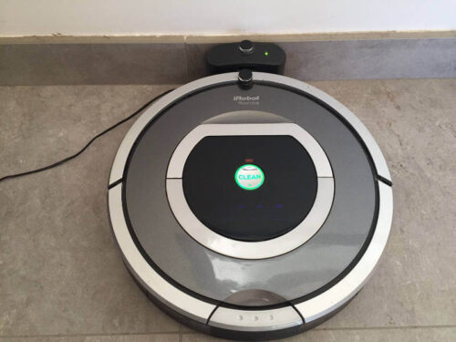Внешний вид iRobot Roomba 780