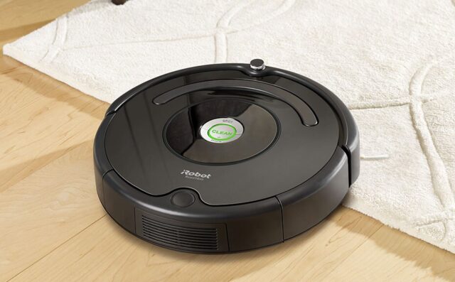 iRobot Roomba 676 на ковре