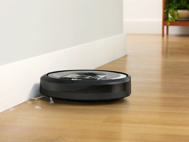 iRobot Roomba i7/i7plus уборка мусора